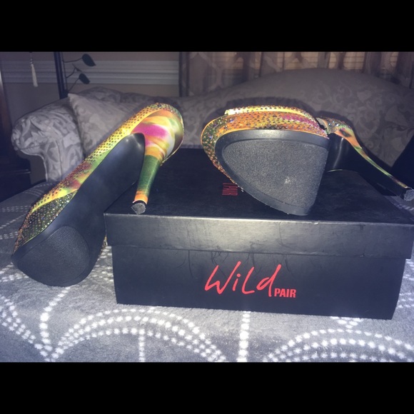 Showstopper high pumps 🥳😛🎆🎇 - Picture 6 of 8